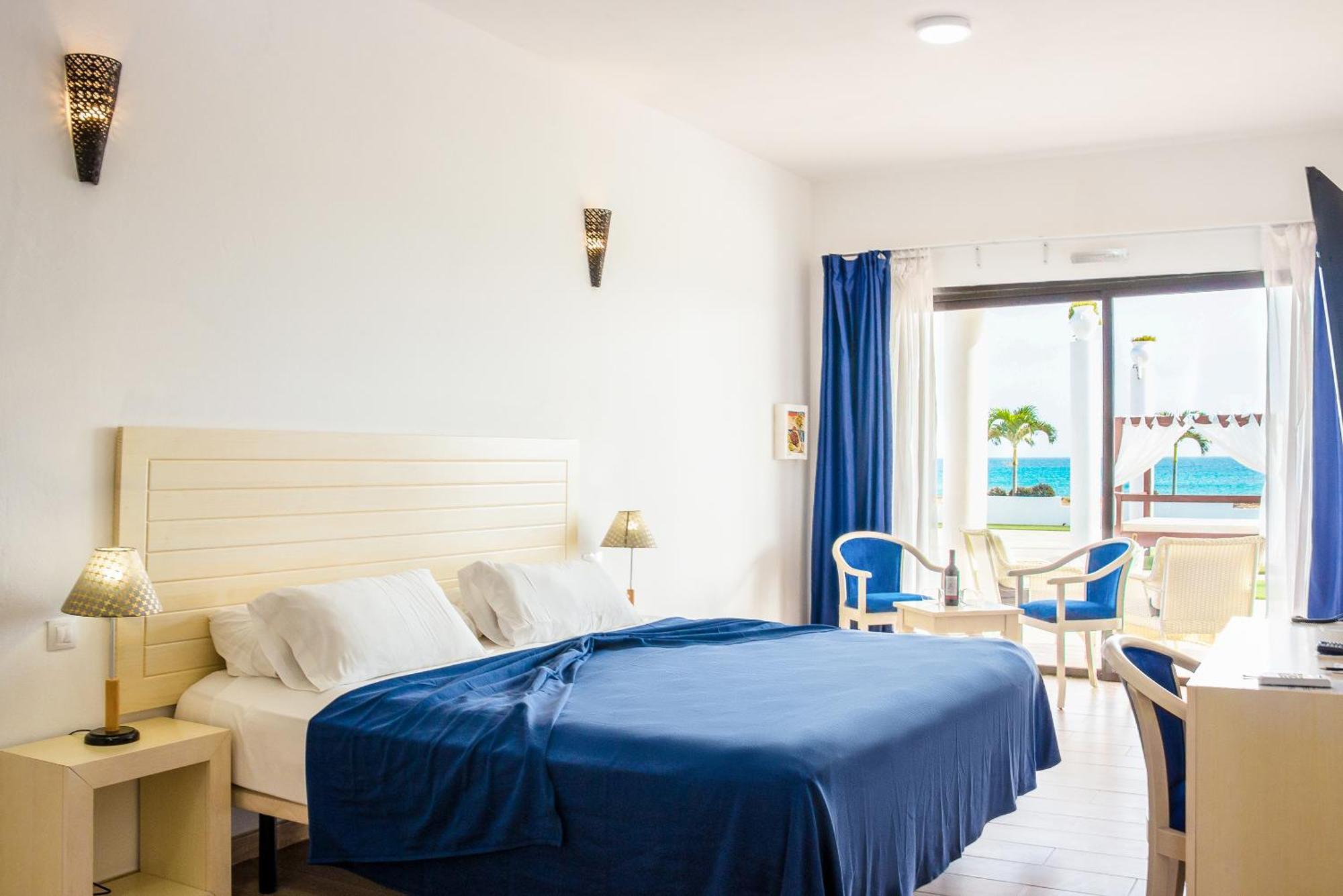 Hotel Livvo Budha Beach Санта Мария Екстериор снимка