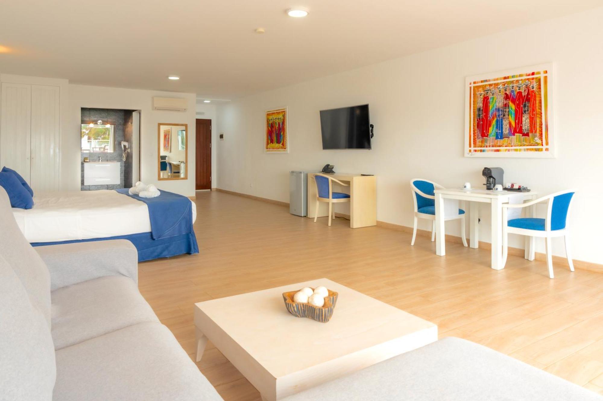 Hotel Livvo Budha Beach Санта Мария Екстериор снимка