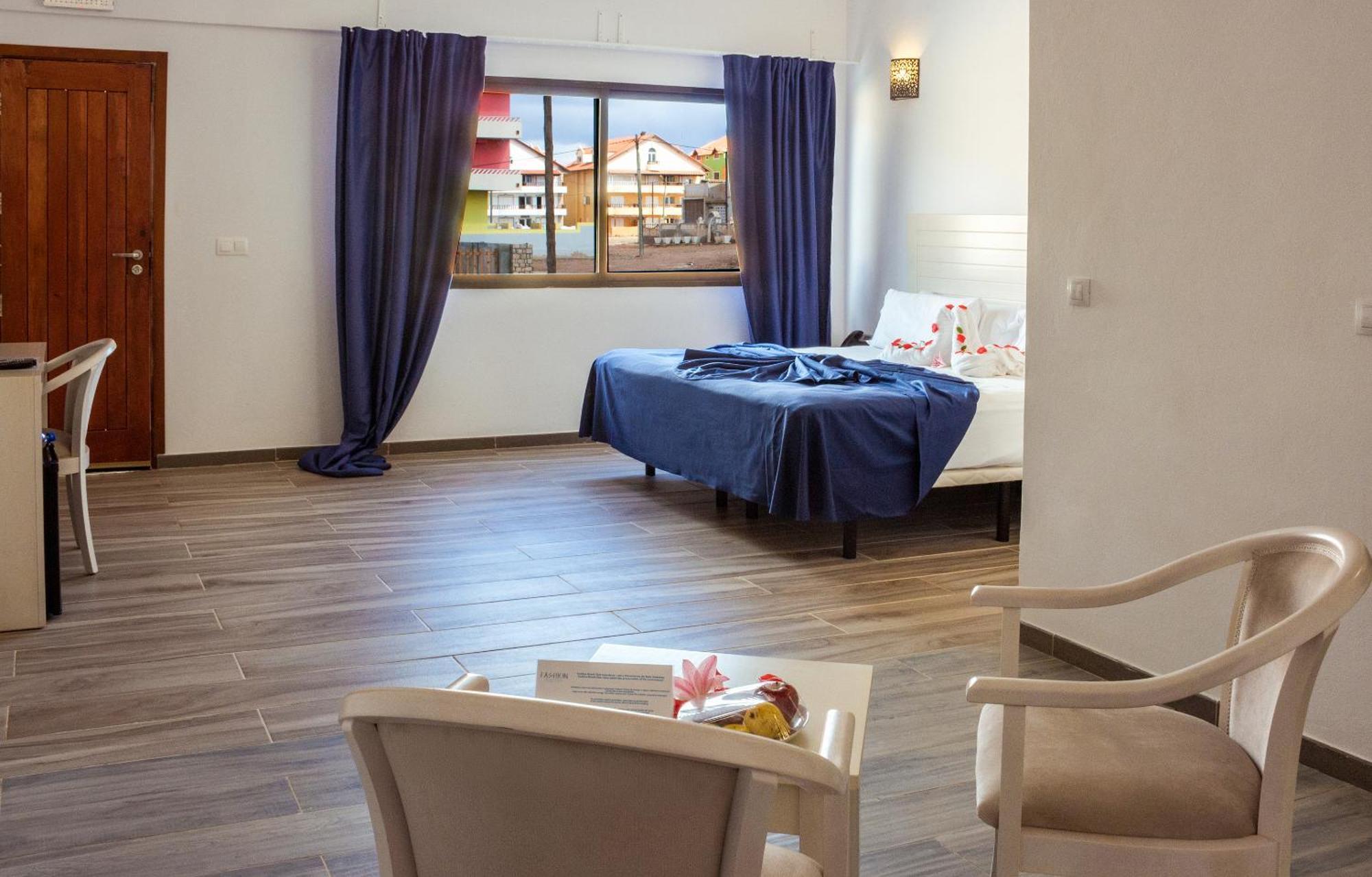 Hotel Livvo Budha Beach Санта Мария Екстериор снимка