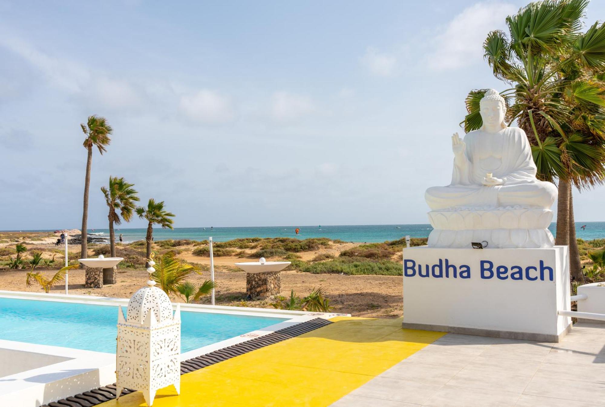 Hotel Livvo Budha Beach Санта Мария Екстериор снимка