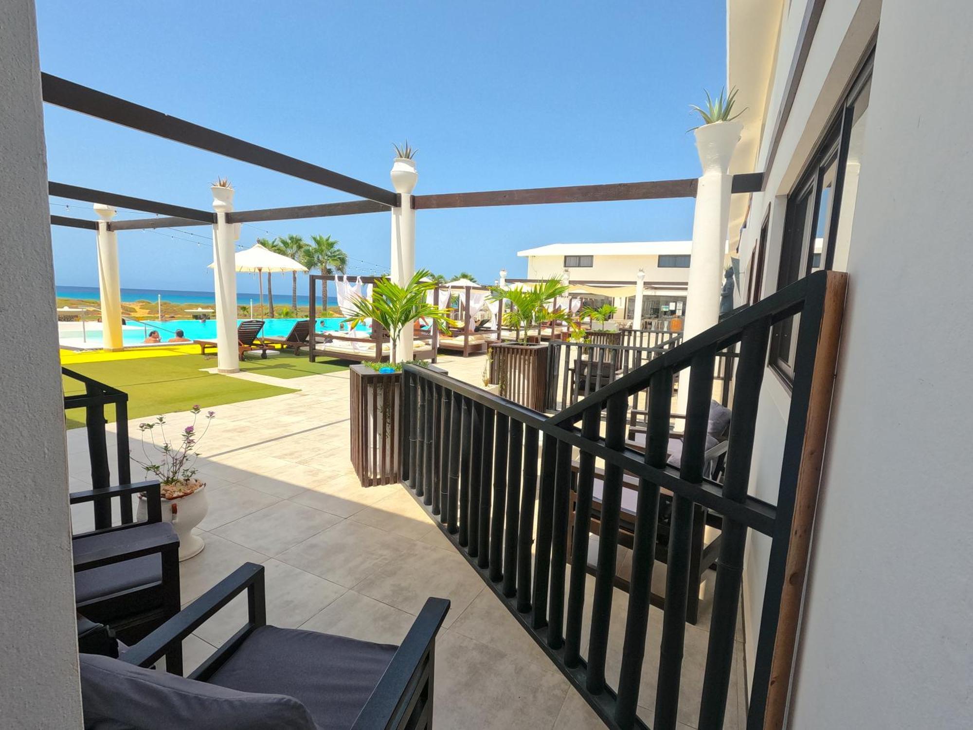 Hotel Livvo Budha Beach Санта Мария Екстериор снимка