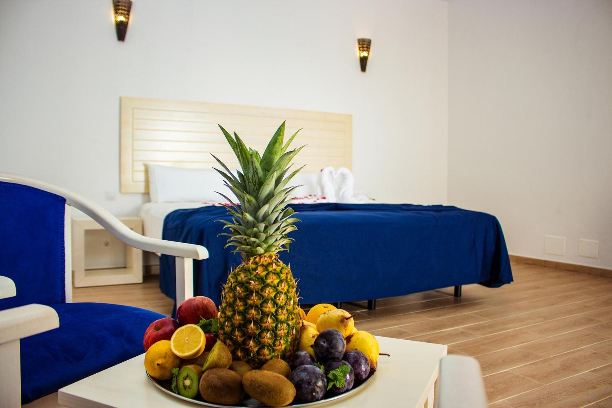 Hotel Livvo Budha Beach Санта Мария Стая снимка