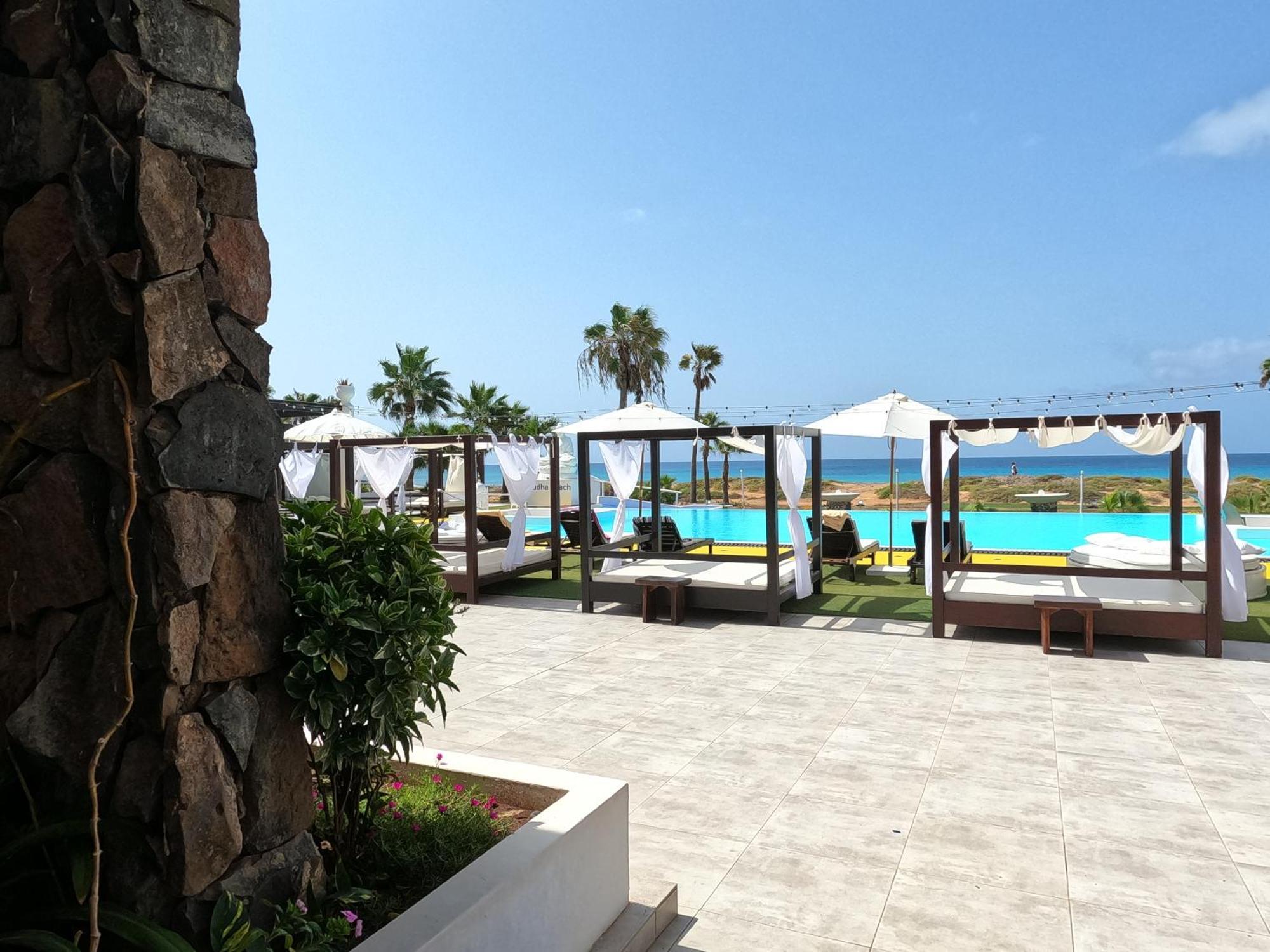 Hotel Livvo Budha Beach Санта Мария Екстериор снимка